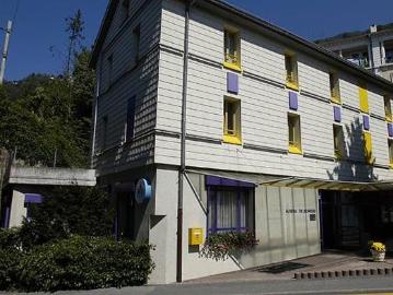 The BEST 8 Day Switzerland Itinerary For First-Timers (2025) 36 Montreux Youth Hostel