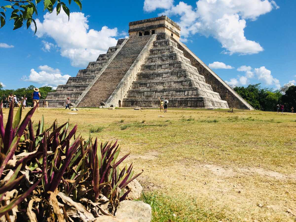 Chichen itza tours, best chichen itza tour, chichen itza and cenote tour, chichen itza tickets, chichen itza sunrise tour, chichen itza self guided tour, chichen itza day trip, chichen itza tours from playa del carmen, chichen itza tours from tulum, chichen itza tours from riviera maya, chichen itza tours from cancun, chichen itza tour