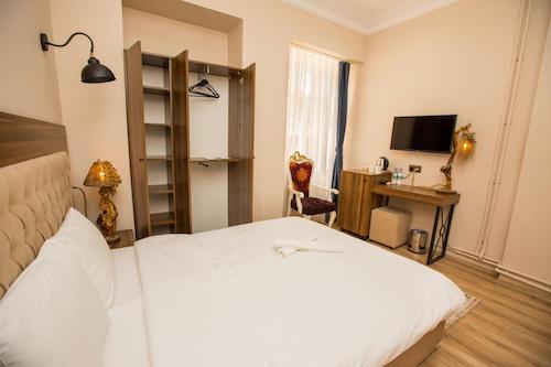 Corner Garden Hotel 1