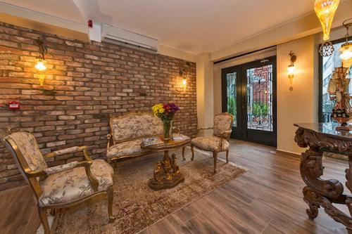 Corner Garden Hotel 2