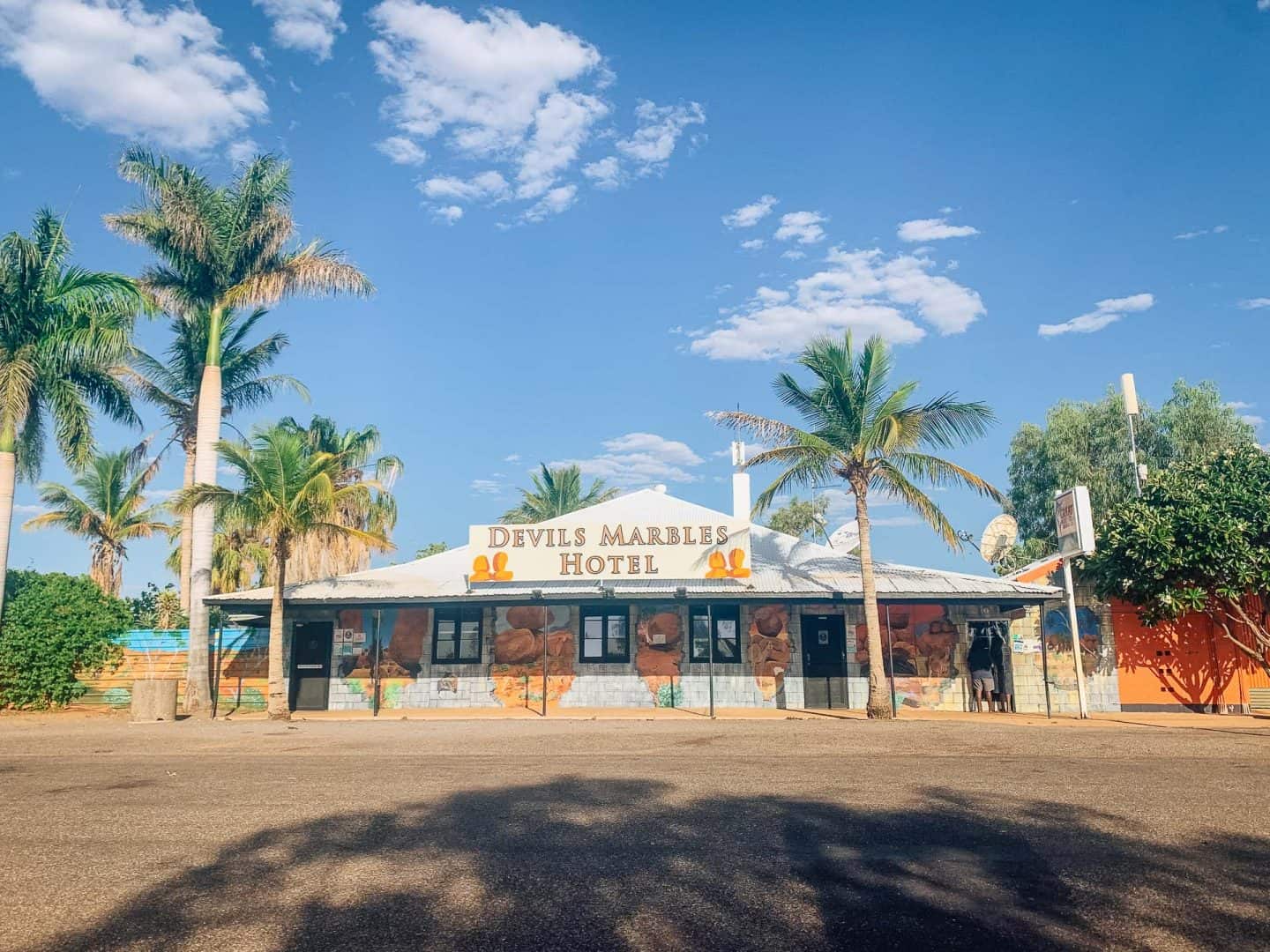 devils marbles, the devils marbles, devils marbles australia, devils marbles hotel