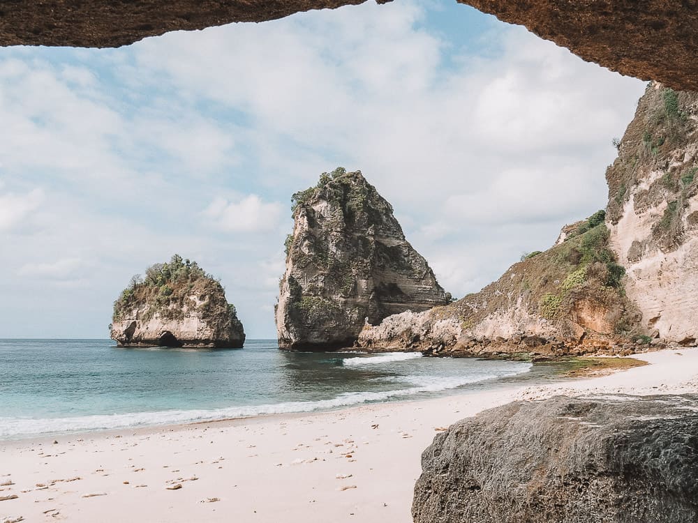 diamond beach nusa penida, atuh beach, atuh beach nusa penida