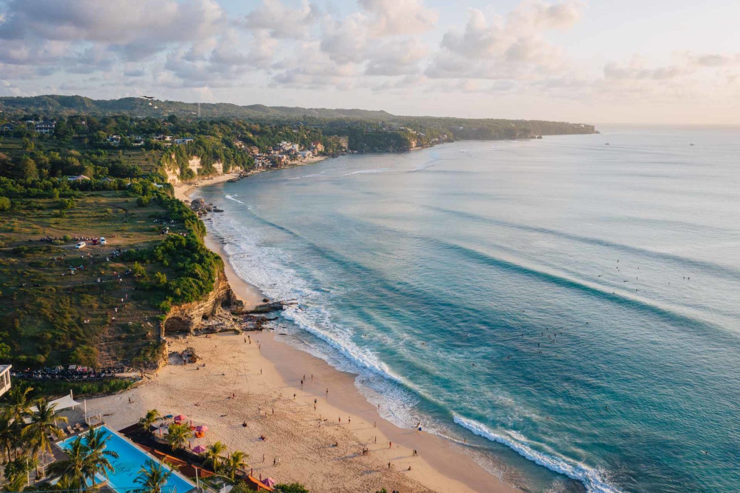2 week bali itinerary, dreamland beach, uluwatu beach