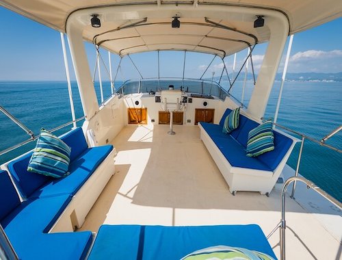 Hatteras 58 62 Luxury Yacht in Puerto Vallarta Nuevo Nayarit 2