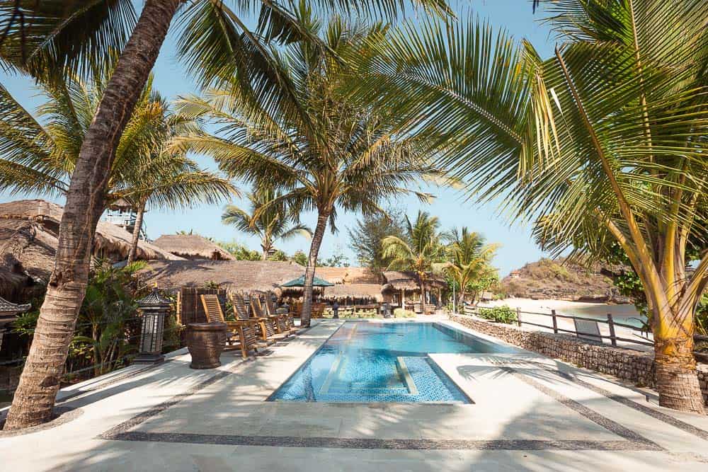 istana ombak eco resort, pantai watukarung, watukarung beach, pacitan, pantai pacitan