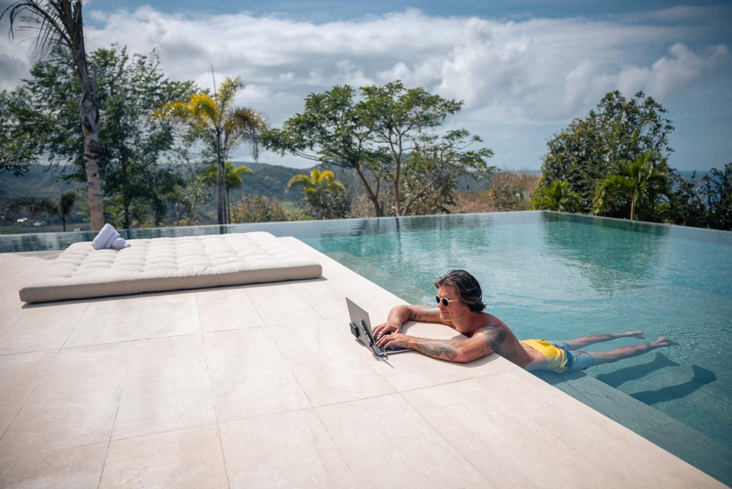 How To Start A Blog In 2025 & Make Money Blogging 1 how to start a blog, make money blogging, start a blog, starting a blog