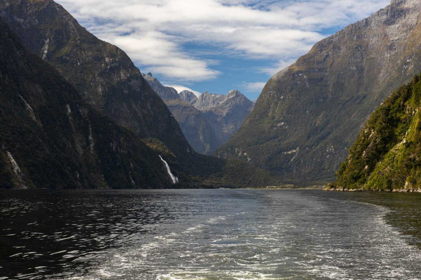 milford sound 28