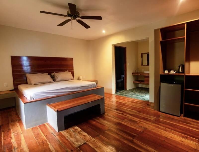 Nakabalo Guesthouse Restaurant