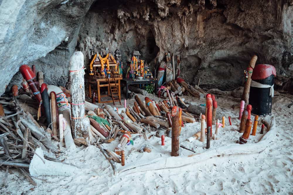 best beaches in krabi, tonsai beach, krabi beach, things to do in krabi, railay beach krabi, railay beach west, west railay beach, east railay beach, railay east beach, raliay viewpoint, phra nang beach, ao phra nang beach