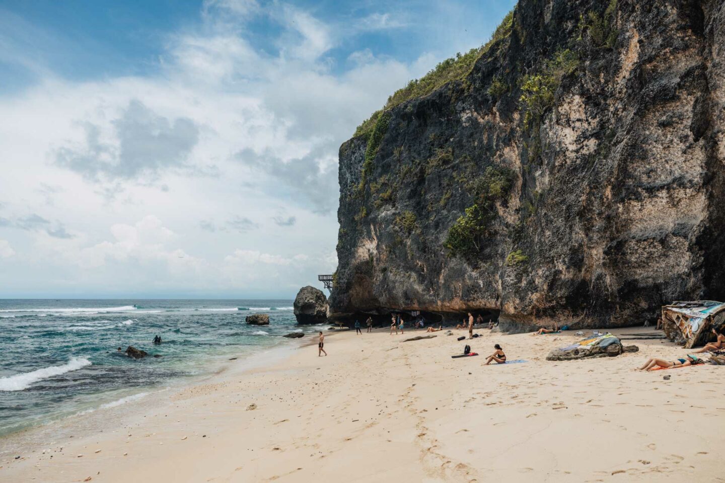 suluban beach, uluwatu beach, uluwatu surf, suluban, suluban beach cave, suluban uluwatu, uluwatu surf beach, uluwatu point, uluwatu cliff, uluwatu beach bali, pantai suluban bali, pantai suluban uluwatu, pantai suluban uluwatu bali, suluban beach uluwatu bali, blue point uluwatu