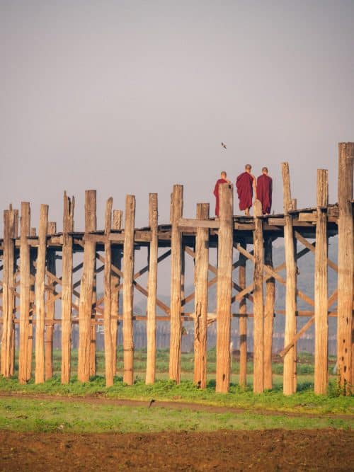 Backpacking Myanmar - 2 Week Myanmar Itinerary 32 things to do in mandalay, what to do in mandalay, places to visit in mandalay, mandalay what to do, mandalay myanmar points of interest, mandalay burma, mandalay hill, mandalay temple, u bein bridge